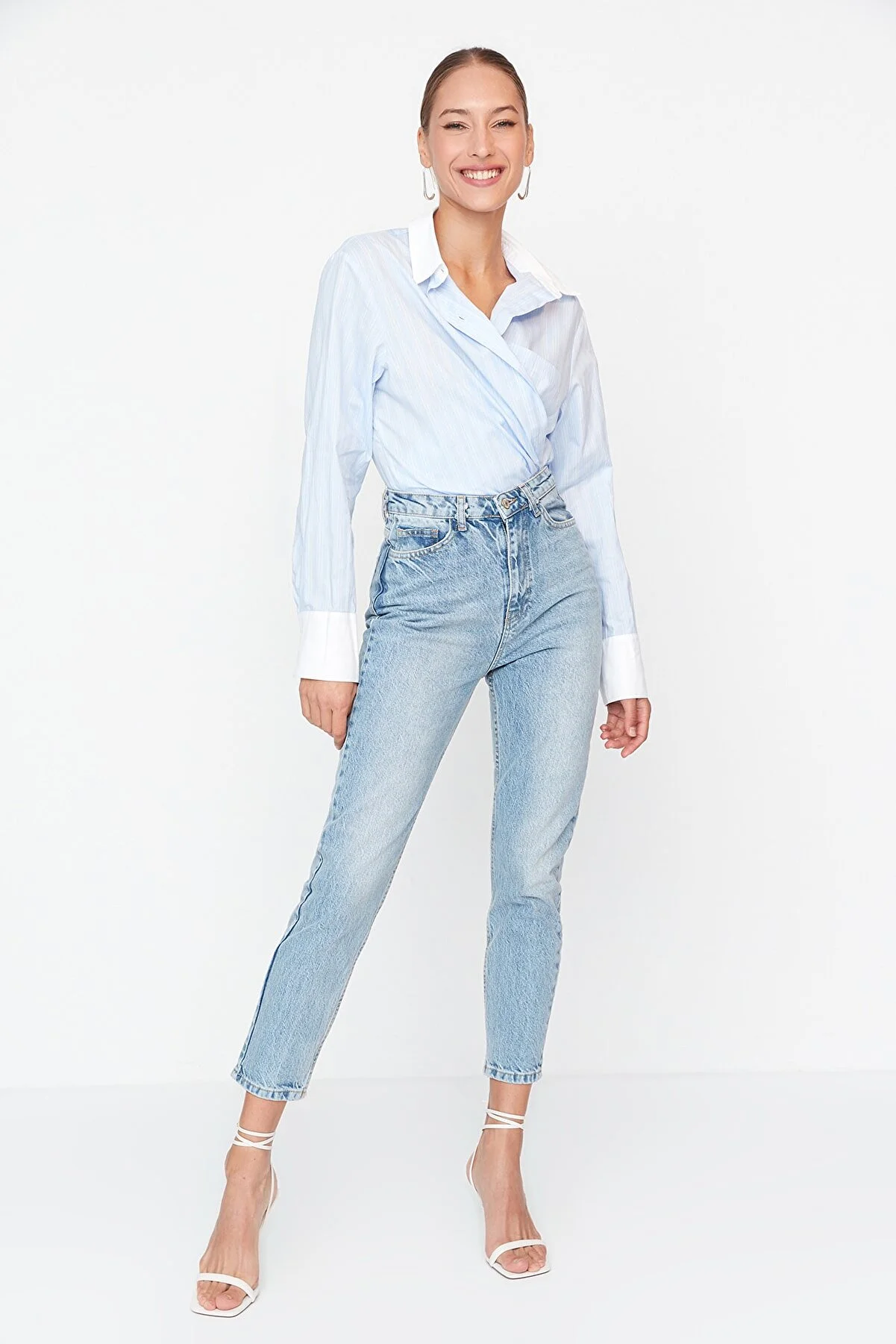 TRENDYOLMİLLA Blue Double-Breasted High Waist Mom Jeans TWOSS21JE0153