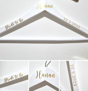 تعليقات الزفاف المخصصة للعريس والعروس مع الاسم والتاريخ