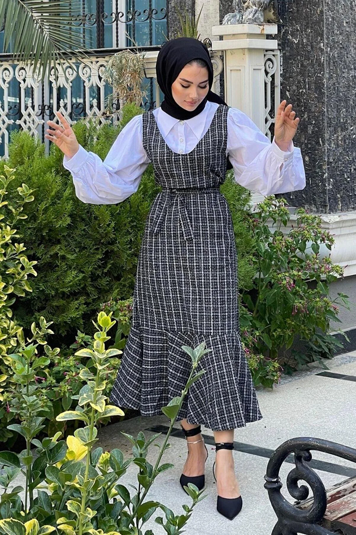 Graceful V-Neck Jacket 3030 with Belt: Elegance in Every Stitc